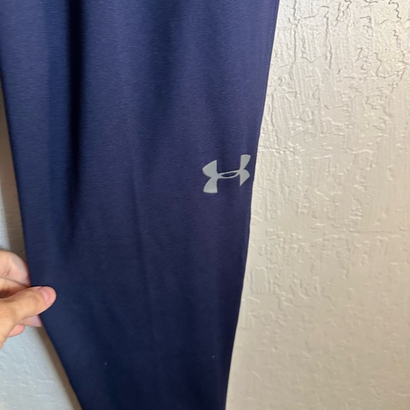 Under arm pant size medium I think they are unisex NWOT  trim fit bottom zipper - Picture 3 of 5